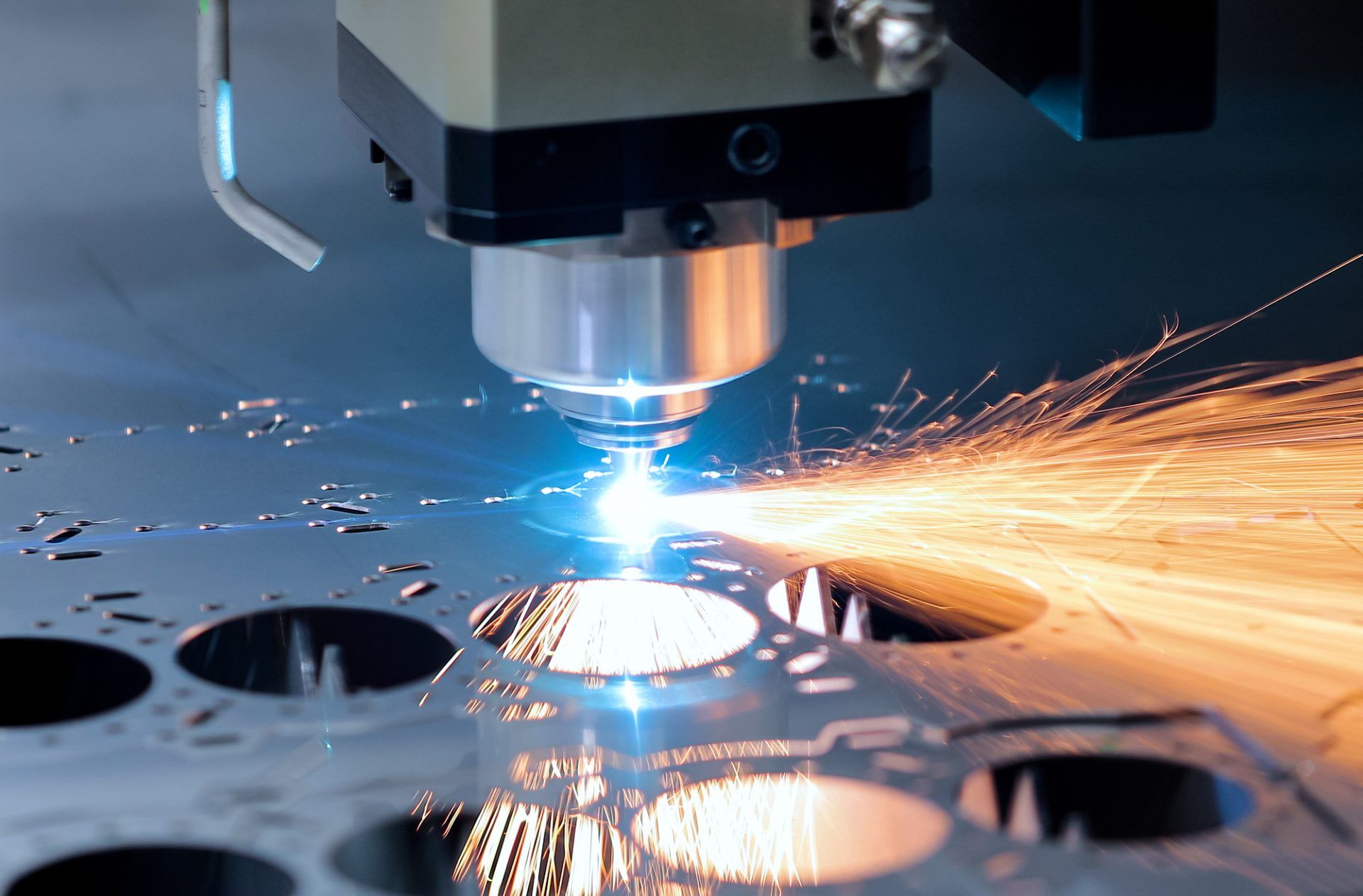 Corte de metales con láser de fibra: Una revolución en la industria del mecanizado
